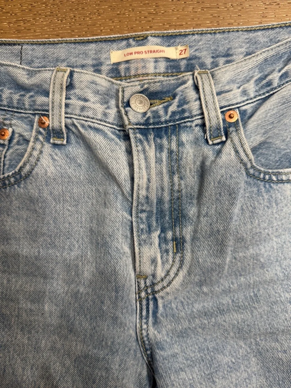 Levi’s Low Pro Straight Jeans Size 27 Light Wash Low Rise Y2K - Picture 3 of 7